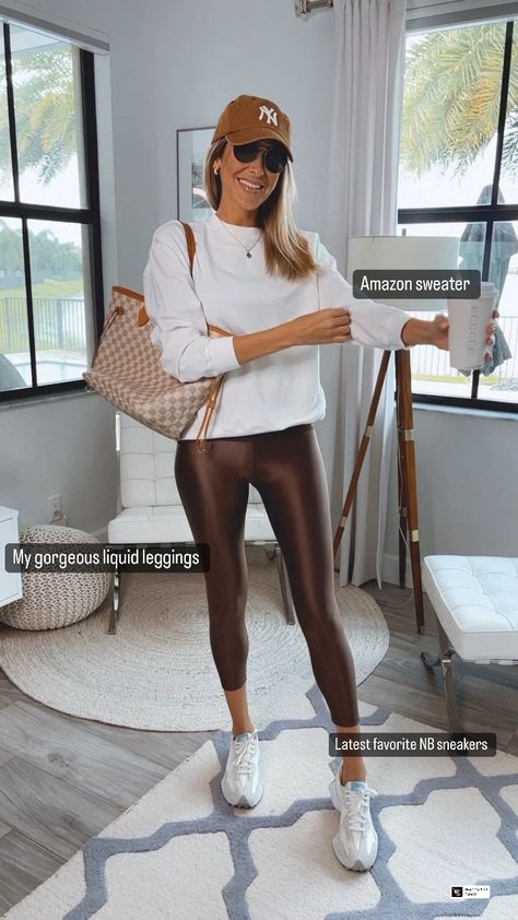 Brown Metallic Leggings Outfit, Tan Workout Outfit, Tan Leggings Outfit, Metallic Leggings Outfit, Brown Leather Leggings Outfit, Brown Leggings Outfit, Shiny Leggings Outfit, Chocolate Brown Leggings, Outfits Leggins