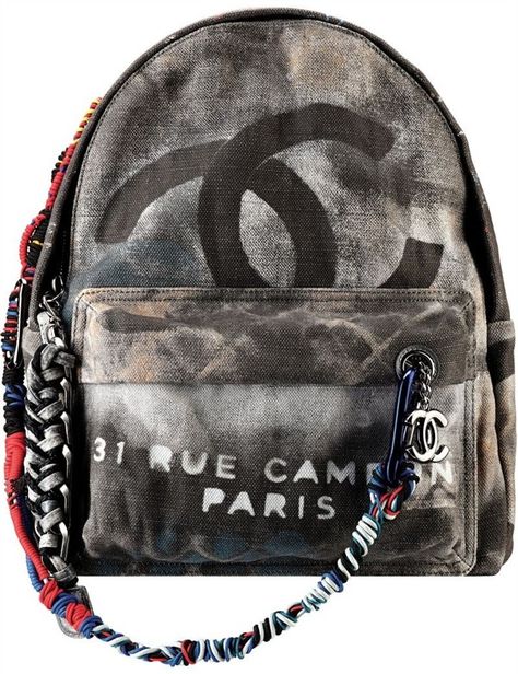 Chanel’s 2014 Spring-Summer Backpack Brings a Youthful Touch to the Collection Mochila Chanel, Tas Lv, Chanel Art, Moda Chanel, Knapsack Bag, Decorated Bags, Chanel Backpack, Rucksack Bag, Colorful Backpacks