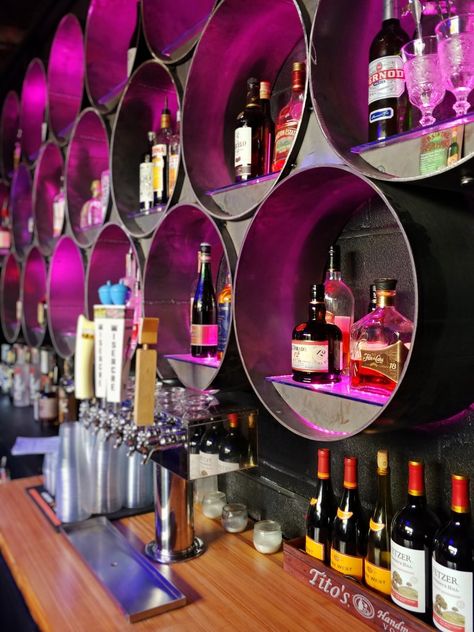 Wine And Cocktail Bar Design, Bar Rooms In House Ideas, Game Bar Design, Bar Games Ideas, Cool Bars Designs, Restaurant Bar Design Ideas, Club Bar Design, Lounge Bar Design, Best Bar Design