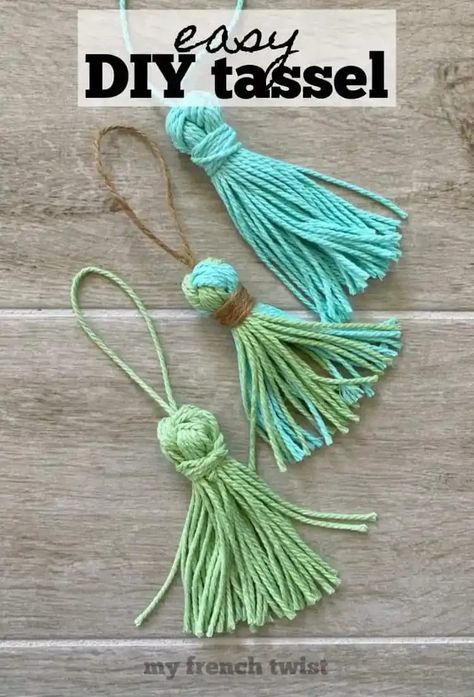 how to make a tassel - My French Twist Tassels Diy Tutorials, Keychain Diy Easy, Crochet Tassels, Make A Tassel, Tassel Crafts, How To Make Tassels, Cottage Market, Trendy Diy, Diy Tassel