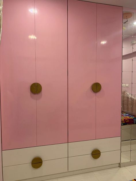 Glossy Wardrobe with Customised Handles Pink Wardrobe Bedroom, Pink Wardrobe, Down Ceiling Design, Wardrobe Bedroom, Ceiling Design Living Room, Mirror Design, House Furniture Design, Bedroom Furniture Design, Wardrobe Doors