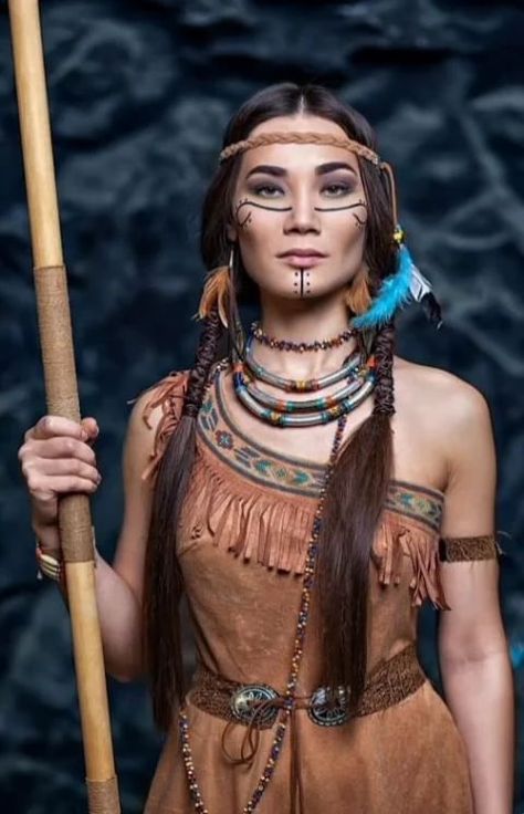 American Makeup, American Indian Girl, Native Women, Warrior Outfit, Native American Wisdom, Native American Warrior, Native American Clothing, Indian Pictures, Native American Pictures