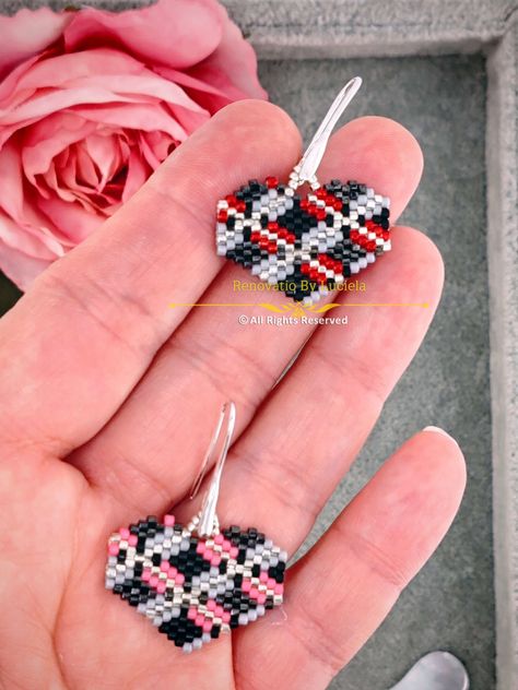 Beaded Earrings Pattern, Stitch Earrings, Earrings Patterns, Holiday Beading, Seed Bead Pattern, Brick Stitch Earrings, Silver Heart Earrings, Brick Stitch Pattern, Beaded Earrings Patterns