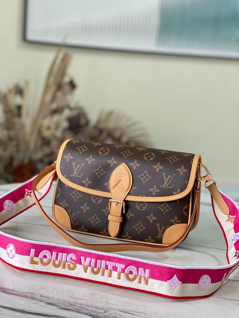 The Fashion Fable - LOV Bags - 1433 A+ Excellent Quality; Contact us if you've any questions in your mind. Lv Monogram, Lv Bag, Louis Vuitton Monogram, Louis Vuitton Bag, Contact Us, Luxury Bags, Fashion Bags, Clutch Bag, Dust Bag