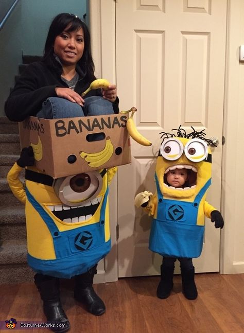 Dany: My daughter and I are the minions!! I found my ideas and inspiration from pintrest and added my own adjustments. Minion Diy, Halloween Minions, Minions Costume, Minions Halloween, Diy Minion Costume, 2017 Halloween Costumes, Diy Fantasia, Diy Minions, Minion Halloween