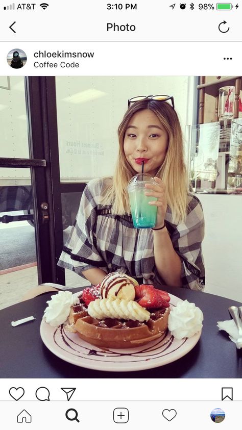 Chloe Kim : hair goals Kim Hair, Hair Bleaching, Chloe Kim, Look Good Feel Good, Hair Goals, Chloe, Hair Color, At Home, 10 Things