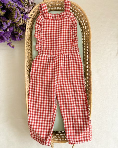 🌿✨ In love with this terracotta gingham overall! 🧡👗 Perfect for cool kids aged 8 to 12, bringing style and comfort to all their adventures! 🌼👧 #CoolKids #KidsFashion #Overall #TerracottaGingham #FashionForKids #SummerLooks #roupabebe #roupainfantil #modainfantil #ropabebe Red Gingham, Kids' Fashion, Dungarees, Tumble Dryer, Summer Looks, Hand Washing, Cool Kids, Gingham, Kids Fashion