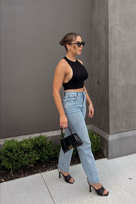 Black Heels Sandals Outfit, Outfits With Sandals Heels, Black Heels Summer Outfit, Mule Heels Outfit Fall, Women Heels Outfit, Classy Sandals Outfit, Black Heels Outfit Summer, Heeled Flip Flops Outfit, Short Heel Outfit