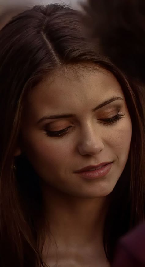 Vampire Diaries Makeup, Doe Eye Makeup, Elena Gilbert Style, Katerina Petrova, Make Up Inspo, Elena Gilbert, Makeup Eyeliner, Men Tops, Blush Makeup