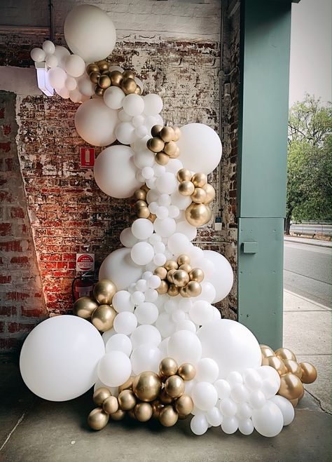 White and gold balloon garland  by Stylish Soirees Perth White And Gold Balloon Garland, Gold Spiderman, Red Balloon Garland, White Balloon Arch, Gold Balloon Garland, Engagement Balloons, Bridal Shower Balloons, Balloon Arch Kit, Graduation Party Diy