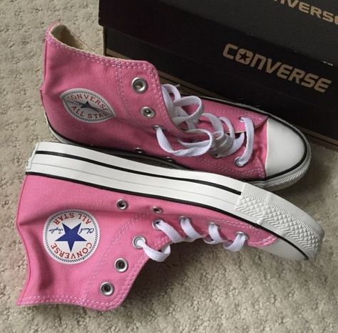 Hot Pink Converse, Shoes Fashion Photography, Converse Women, Converse Pink, Pink Converse, Chula Vista, Cute Sneakers, Fresh Shoes, Hype Shoes