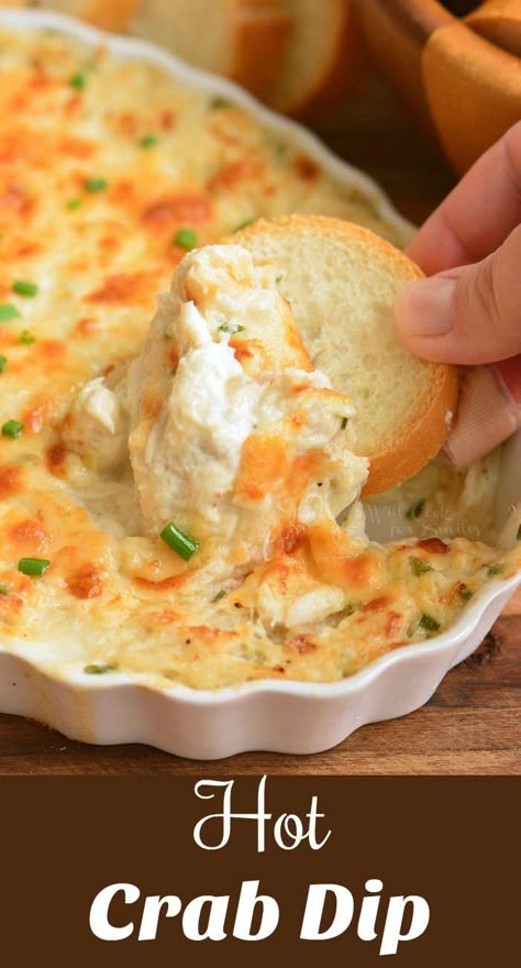 crab dip bring dipped out with a slice of bread Hot Crab Dip Recipe, Creamy Crab Dip, Crab Dip Recipe, Lump Crab Meat, Hot Crab Dip, Crab Dishes, Creamy Crab, Lump Crab, Crab Dip