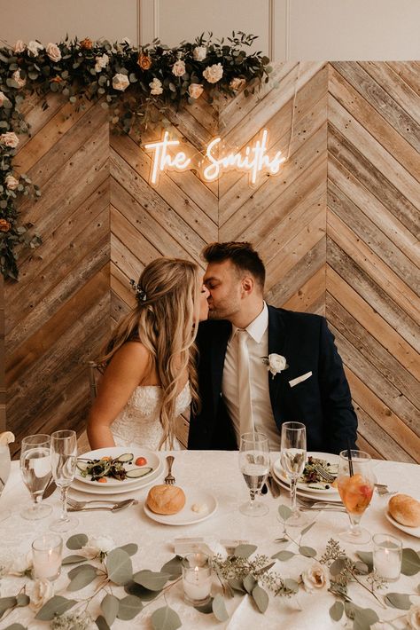 Wedding Neon Sign Backdrop, Wood Backdrop Wedding, Neon Sign Backdrop, Renault Winery, Wedding Photo Walls, Outdoor Tent Wedding, Rustic Wedding Backdrops, Wooden Backdrops, Reception Backdrop