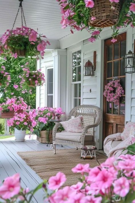 Boho Front Porch, Beautiful Porches, Pretty Porches, Summer Front Porch Decor, Country Cottage Farmhouse, Front Porch Decor Ideas, Porch Styles, Beautiful Exterior, Porch Flowers