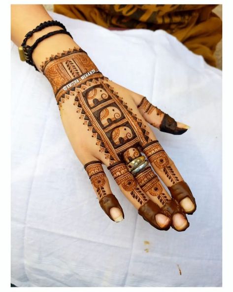 Latest Elephant Motif Mehendi Designs For Brides Of 2023 & 2024 - ShaadiWish Elephant Design Mehendi, Simple Aesthetic Mehndi, Simple Aesthetic Mehndi Designs, Elephant Mehendi Design, Elephant Mehendi, Elephant Mehndi Design, Mehendi Designs For Brides, Sider Mehndi, Modern Henna Design