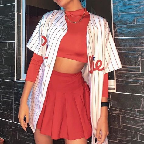 Baseball Jersey Outfit, Jersey Outfit, Tomboy Style Outfits, Swaggy Outfits, Teenage Fashion Outfits, Swag Outfits, Baseball Jersey, Stage Outfits, Lookbook Outfits