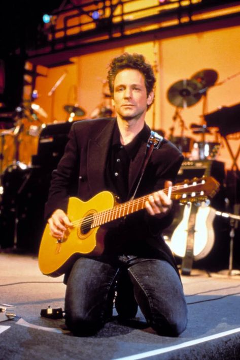 lindsey-buckingham Lindsey Buckingham 70s, Stevie Nicks Lindsey Buckingham, John Mcvie, Mick Fleetwood, Lindsey Buckingham, Stevie Nicks Fleetwood Mac, Rolling Stones Magazine, Steve Martin, Christian Bale