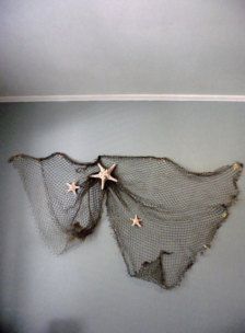 More in Decor - Etsy Weddings - Page 2 Starfish Wedding Decorations, Beach Theme Kitchen, Mermaid Bathroom Decor, Nautical Room, Mermaid Bedroom, Mermaid Bathroom, Art Coquillage, Mermaid Room, Nautical Bathrooms