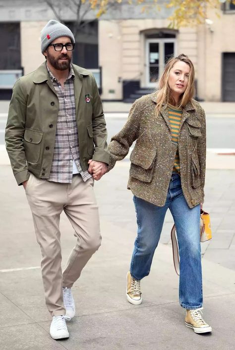 Ryan Reynolds and wife Blake Lively Ryan Reynolds Style, Ryan Reynolds And Blake Lively, Blake Lively And Ryan Reynolds, Outfits New York, Light Blue Jacket, New York City Photos, White Louis Vuitton, Coordinating Outfits, Stylish Couple