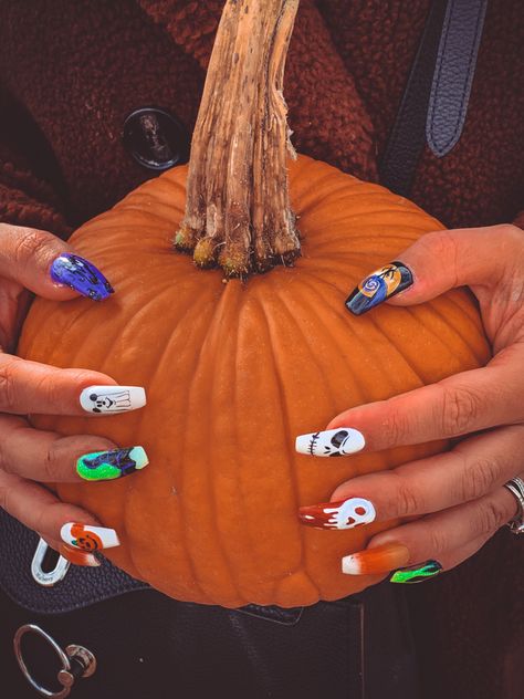 Haunted Mansion Nails, Nails Nightmare Before Christmas, Haunted Mansion Disney, Disney Halloween Nails, Maleficent Disney, Halloween Disney, Disney Nails, Haunted Mansion, Disney Halloween