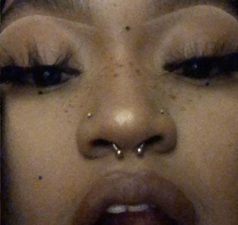 Cute Nose Piercings, Pinky Girl, Nose Ring Jewelry, Dope Jewelry Accessories, Medusa Piercing, Pretty Ear Piercings, Face Piercings, Cool Piercings, Swag Makeup