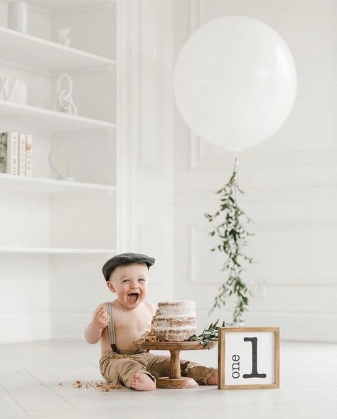 Smash Cake First Birthday, Boys First Birthday Cake, Baby's 1st Birthday, Baby Birthday Photoshoot, Boys First Birthday Party Ideas, Boys 1st Birthday Party Ideas, 1st Birthday Pictures, Baby Boy 1st Birthday Party, 1st Birthday Photoshoot