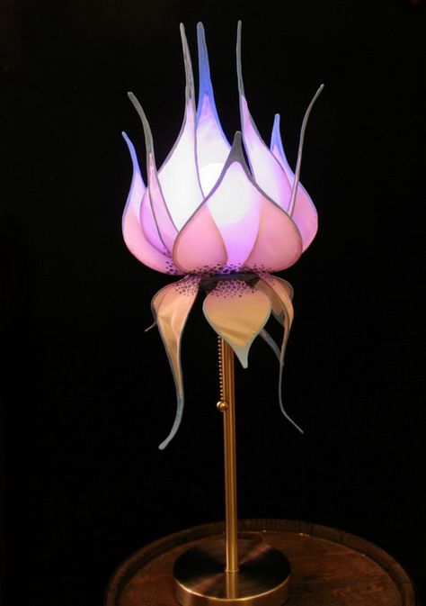 DIY- Paper- Lotus- Lanterns- for- Buddha’s- Birthday__28 Moon Lotus, Ballet Decor, Paper Lotus, Lotus Lamp, Paper Lanterns Diy, Pumpkin Carving Designs, Pumpkin Designs, Diy Lampe, I Love Lamp