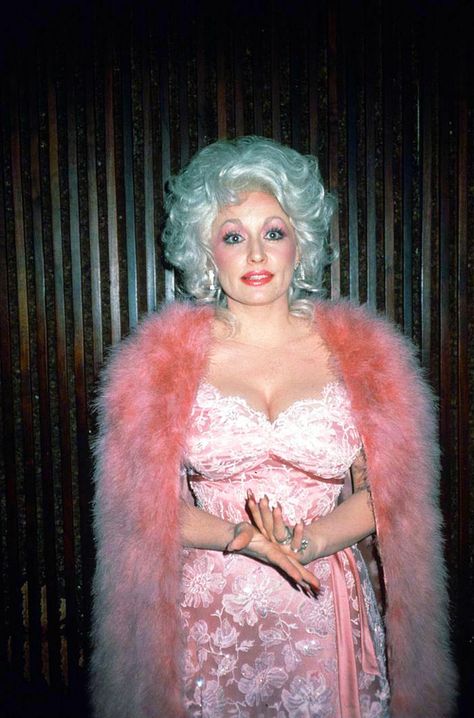 Dolly Parton Music, Dolly Parton Costume, Dolly Parton Pictures, 1980 Fashion, Cowgirl Costume, 9 To 5, Hello Dolly, Dolly Parton, Looks Style