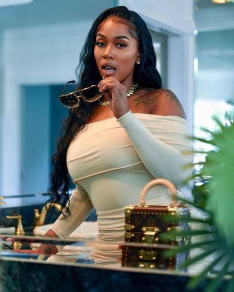 @kashdoll • Instagram photos and videos Black Girls Luxury Lifestyle, Kash Doll, Choosing Me, Doll Aesthetic, Queen Fashion, Doll Makeup, Being A Mom, Super Mom, Doll Hair