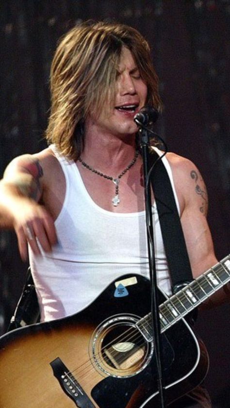 Johnny Reznick, John Rzeznik 90s, Googoo Dolls, Johnny Rzeznik, Iris Goo Goo Dolls, Rock And Roll Hair, John Rzeznik, 2000s Rock, Music Corner