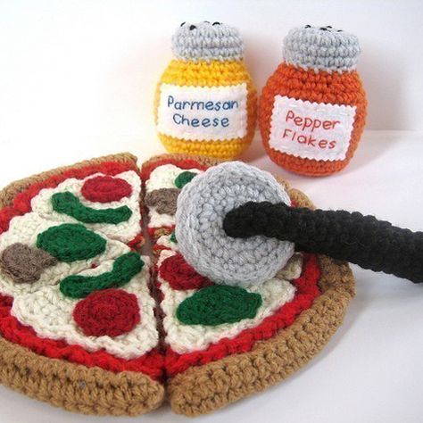 Crochet Pizza, Food Crochet Pattern, Play Food Crochet, Crochet Play Food, Food Crochet, Amigurumi Food, Patterned Cake, Food Pizza, Food Patterns