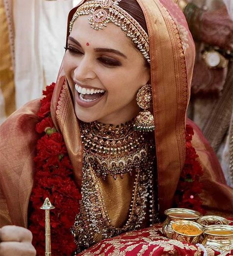 Picture Mood, Expensive Jewellery, Disney Princess Wedding Dresses, Bajirao Mastani, Dipika Padukone, Indian Bride Outfits, Iconic Weddings, Wedding Ceremony Photos, Bridal Outfit