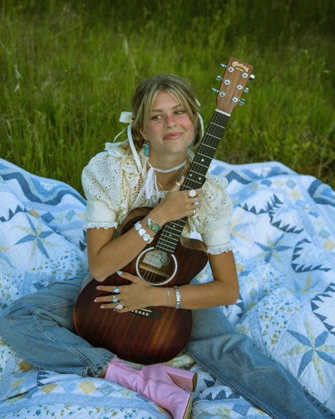 the one and only @paigefishh Guitar Photoshoot Aesthetic, Paige Fish, Music Senior Pictures, Ap Photography, Creative Shoots, Senior Sunday, Music Photoshoot, Sunshine Girl, Birthday Pics