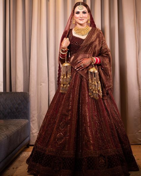 Copper Lehenga Indian Weddings, Wedding Lehnga Designs Latest For Bride, Latest Bridal Lehenga Collection, Punjabi Lehenga, Maroon Bridal Lehenga, Latest Bridal Lehenga Designs, Bright Outfit, Red Bridal Dress, Bridal Lehenga Designs