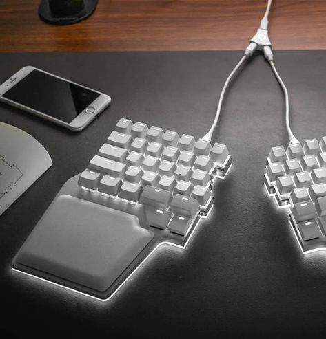 Dygma Raise split ergonomic keyboard Split Mechanical Keyboard, Unique Keyboards, Keyboard Ideas, Split Keyboard, Ergonomic Keyboard, Home Office Inspo, Gaming Setup Ideas, Setup Inspiration, Crowdfunding Campaign