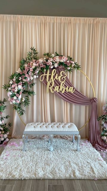 Simple Engagement Party Decorations, Wedding Decoration Idea, Ideas Wedding Decoration, Decoration Ideas Wedding, House Front Wall Design, Nikah Decor, Engagement Stage Decoration, Decoration Buffet, Mehendi Decor Ideas