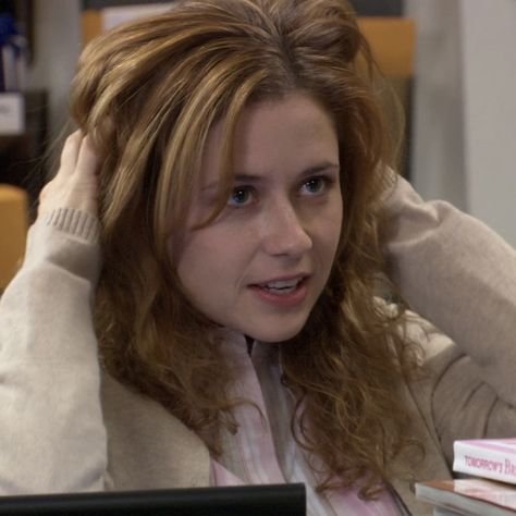 Pam The Office Aesthetic, Pam The Office Icons, Google Classroom Pfp, Pam Beesly Aesthetic, Pam Beesly Icon, Erin The Office, Pam Office, The Office Icons, Pam From The Office