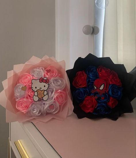 Spiderman Wedding, Hello Kitty And Spiderman, Kitty Spiderman, Ribbon Rose Bouquets, Man Bouquet, Roses Bouquet Gift, Ribbon Flowers Bouquet, Cute Anniversary Gifts, Hello Kitty Things