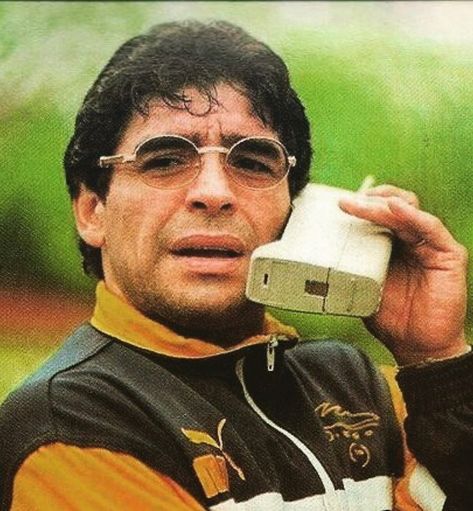 Maradona Football, Football Players Images, Retro Pictures, Football Images, Sports Aesthetic, Sport Icon, Football Photos, Retro Football, Football Pictures