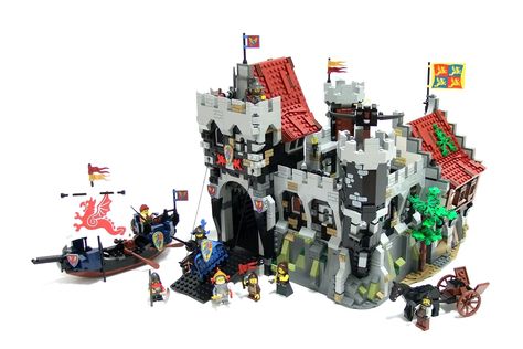 Lego Castle Techniques, Elder People, Lego Medieval House, Lego Micro Castle, Lego Castle Moc, Lego Medieval Castle, Horse Cart, Sea Serpent, Black Brick