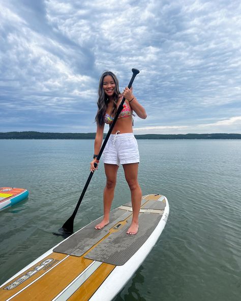 paddleboard, summer, water sports Paddle Boarding Outfit, Summer Lake, Summer Water, Outfit Summer, Paddle Boarding, Water Sports, Summer Aesthetic, What To Wear, Summer Outfits