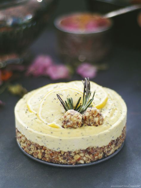 Raw Lemon Ginger Chia Cheesecake (Free From: gluten & grains, dairy, eggs, and refined sugar) Chia Cheesecake, Deserturi Raw Vegan, Raw Cheesecake, Citrus Desserts, Patisserie Fine, Raw Vegan Desserts, Raw Recipes, Raw Cake, Lemon Ginger