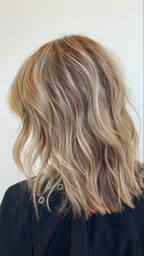 Waves Mid Length Hair, Mid Length Beach Waves, Perfect Beach Waves, Fall Blonde, Beachy Waves, Mid Length Hair, Anniversary Photos, Beach Waves, Length Hair