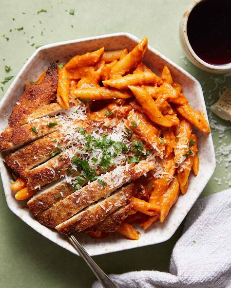 Penne Vodka, Pasta Alla Vodka, Penne Alla Vodka, Vodka Pasta, Chicken Penne, Alla Vodka, Vodka Sauce, French Toast Casserole, Chicken Cutlets