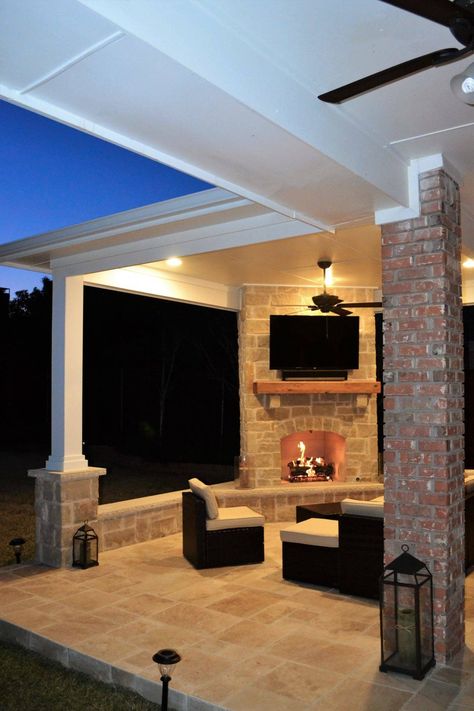 Fireplace In Corner Of Room, Outdoor Corner Fireplace Ideas, Fireplace Patio, Outside Fireplace, Covered Patio Design, Living Pool, Outdoor Covered Patio, Porch Fireplace, Beautiful Outdoor Living Spaces