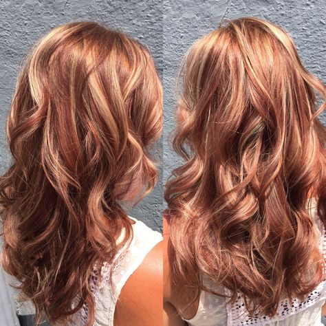 Light Auburn Hair Color, Light Auburn Hair, Red Hair With Blonde Highlights, Auburn Balayage, Long Hair Waves, Red Blonde Hair, Hair Blond, Red To Blonde, Red Brown Hair