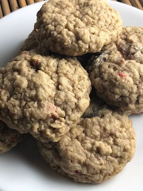 Instant Oatmeal Cookies Instant Oatmeal Recipes, Instant Oatmeal Cookies, Fantastic Recipes, Delicious Sweets, Instant Oatmeal, Oatmeal Cookie, Oatmeal Cookie Recipes, Bar Recipes, Raisin Cookies