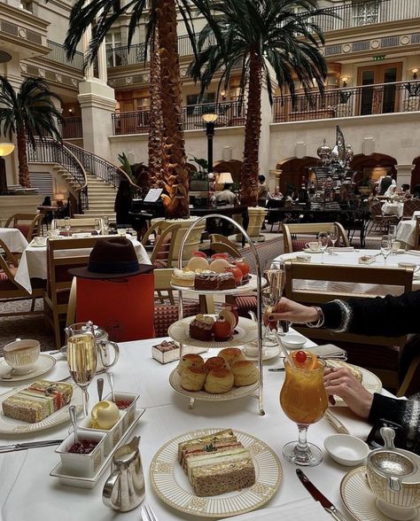 Landmark Hotel London, Winter Garden Restaurant, London Afternoon Tea, London Coffee, Afternoon Tea London, Brunch Places, London Landmarks, Tea Time Snacks, Landmark Hotel