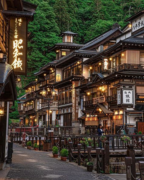 Ginzan Onsen, Japan Tourist, Magic Places, Yamagata, Japan Aesthetic, Aesthetic Japan, Japanese Architecture, Visit Japan, Japan Photo