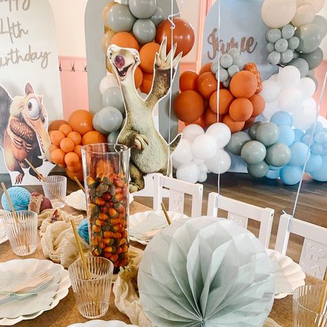 Ice Age Party, Ice Age Birthday Party, Ice Age Movies, Kids Party Planner, Movie Birthday Party, Movie Birthday, Birthday Inspo, Table Set Up, Ice Age